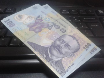 Leul s-a apreciat joi în raport cu moneda europeană